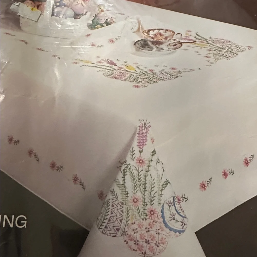 Vintage Tobin Sparkling Spring Embroidery Kit 58x104 Tablecloth NOS Easter USA